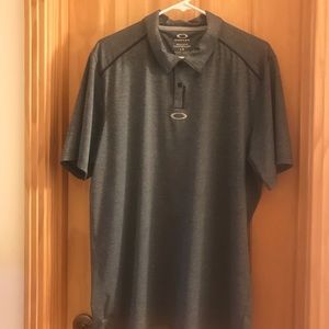 Oakley men’s large polo